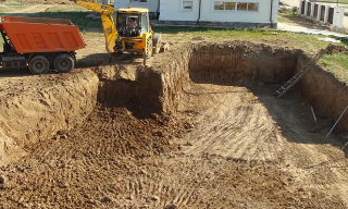 Рытье котлованов под фундамент в Полевском – цена от 2544 руб. за м3 | 2Землекопа-Плв