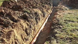 Копка траншей для водопровода в Полевском: цена за метр от 916 руб.